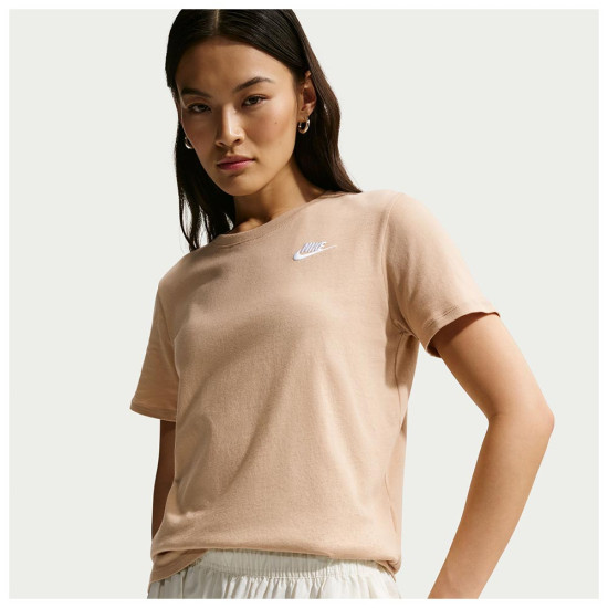 Nike Γυναικεία κοντομάνικη μπλούζα Sportswear Club Essentials T-Shirt